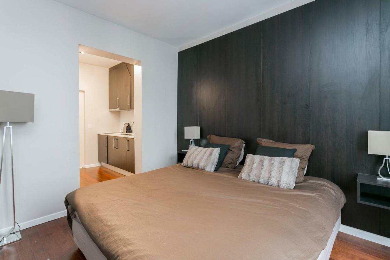 Studio Tour Eiffel Et Champs-Elysees Apartment Paris Bagian luar foto